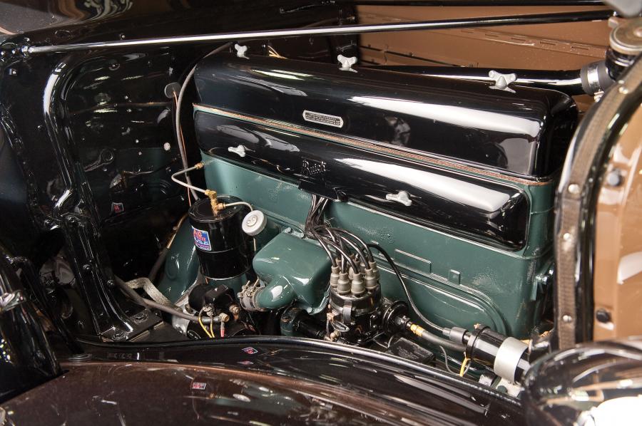  Buick Series 90 Club Sedan 1934 года  (фото 9 из 24)